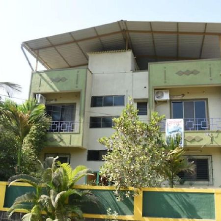 Gulmohar Cottages - Home Stay In Alībāg Extérieur photo