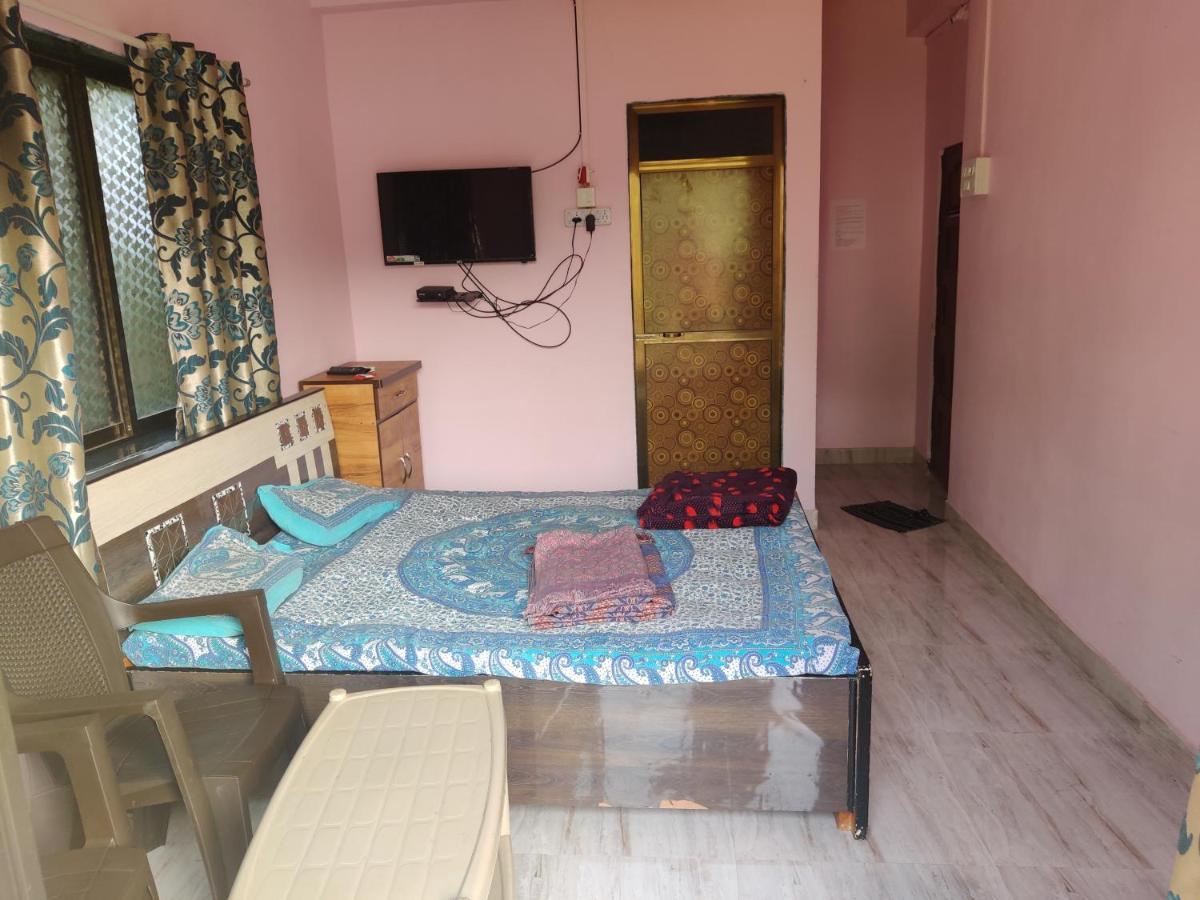 Gulmohar Cottages - Home Stay In Alībāg Extérieur photo