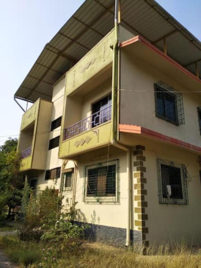 Gulmohar Cottages - Home Stay In Alībāg Extérieur photo